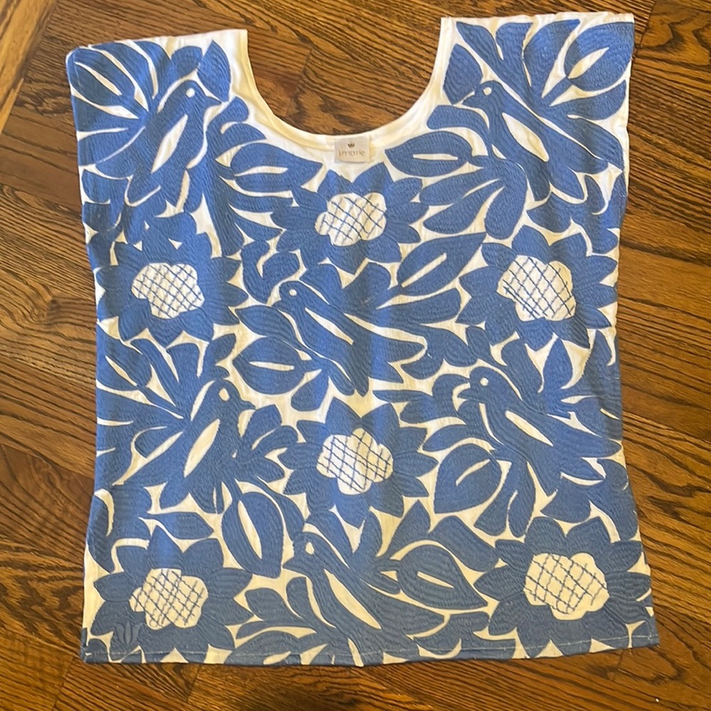 NWOT J Marie Embroidered Top Size M